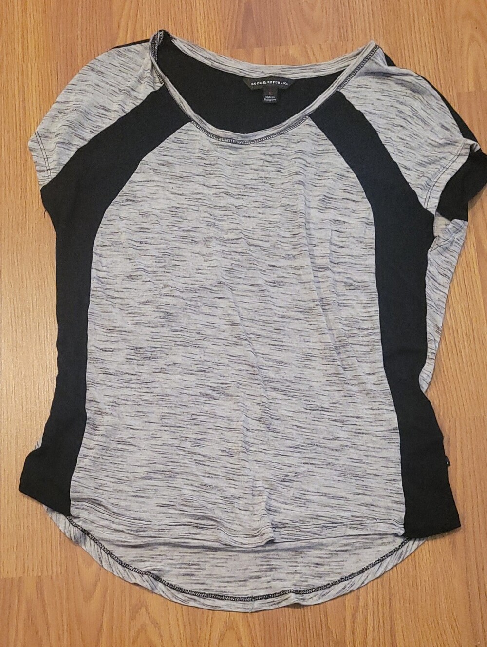 Rock & Republic Gray Heather Colorblock Short Sleeve Raglan Top L